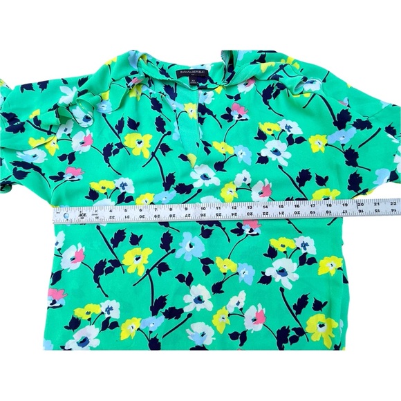 Banana Republic Green Floral V-Neck Ruffle Sleeve Blouse - Picture 7 of 9